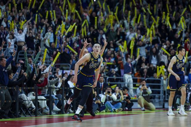 官方公告-力挺胡明轩获得最佳回报 信任是杜锋的季后赛密码